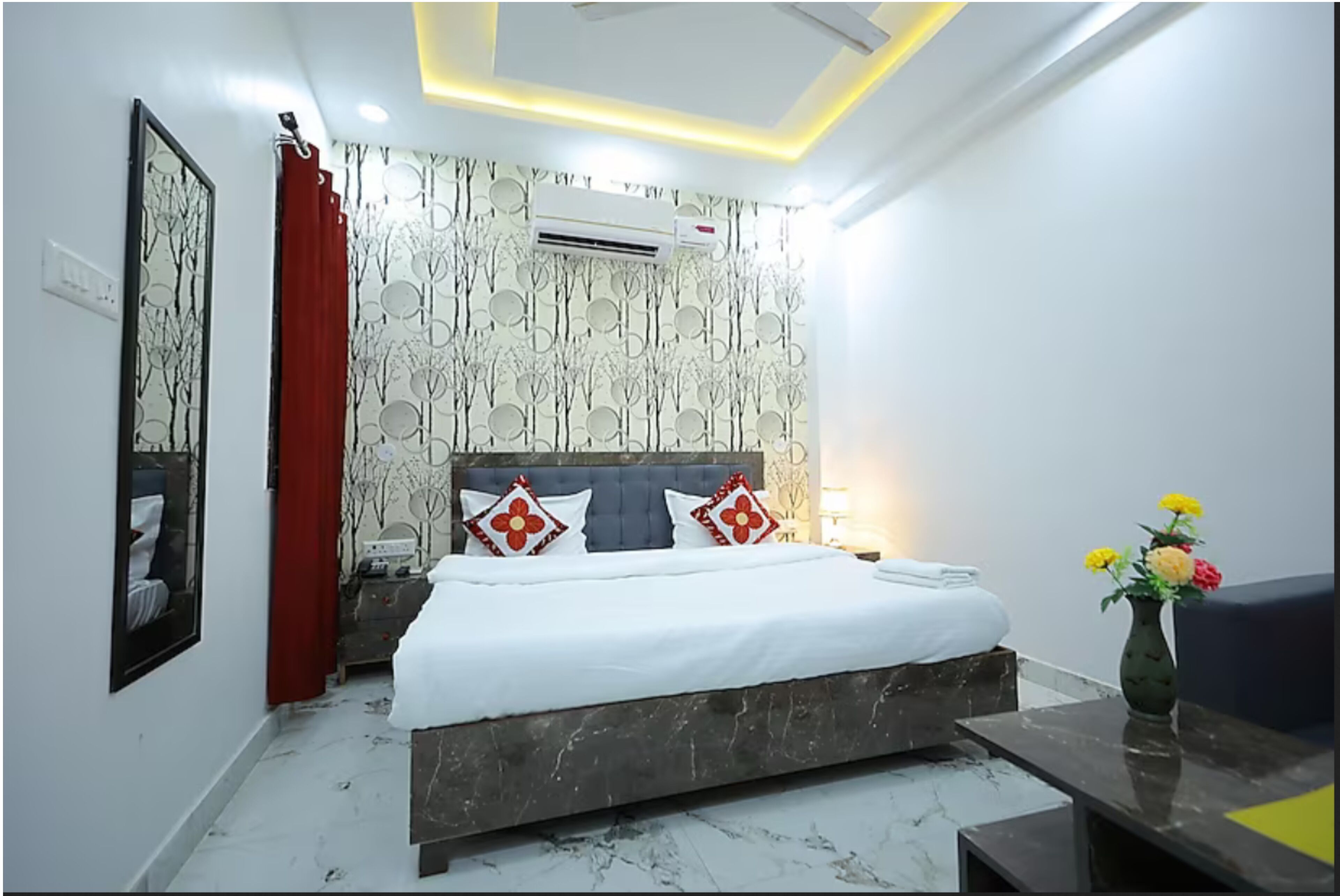Deluxe Double Room, City View | Desk, free WiFi