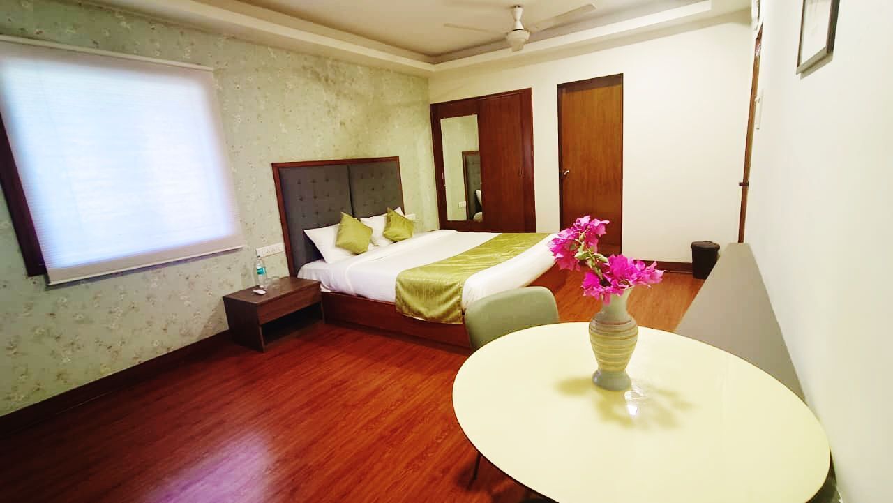 Deluxe Room, Pool View