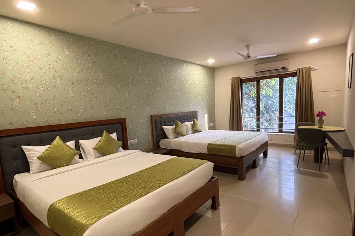 Deluxe Room, Pool View