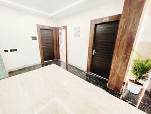 Suite | Interior - The Greenstar Inn Premium (Bhubaneshwar)