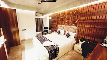 Executive Room | Desk, soundproofing, free WiFi