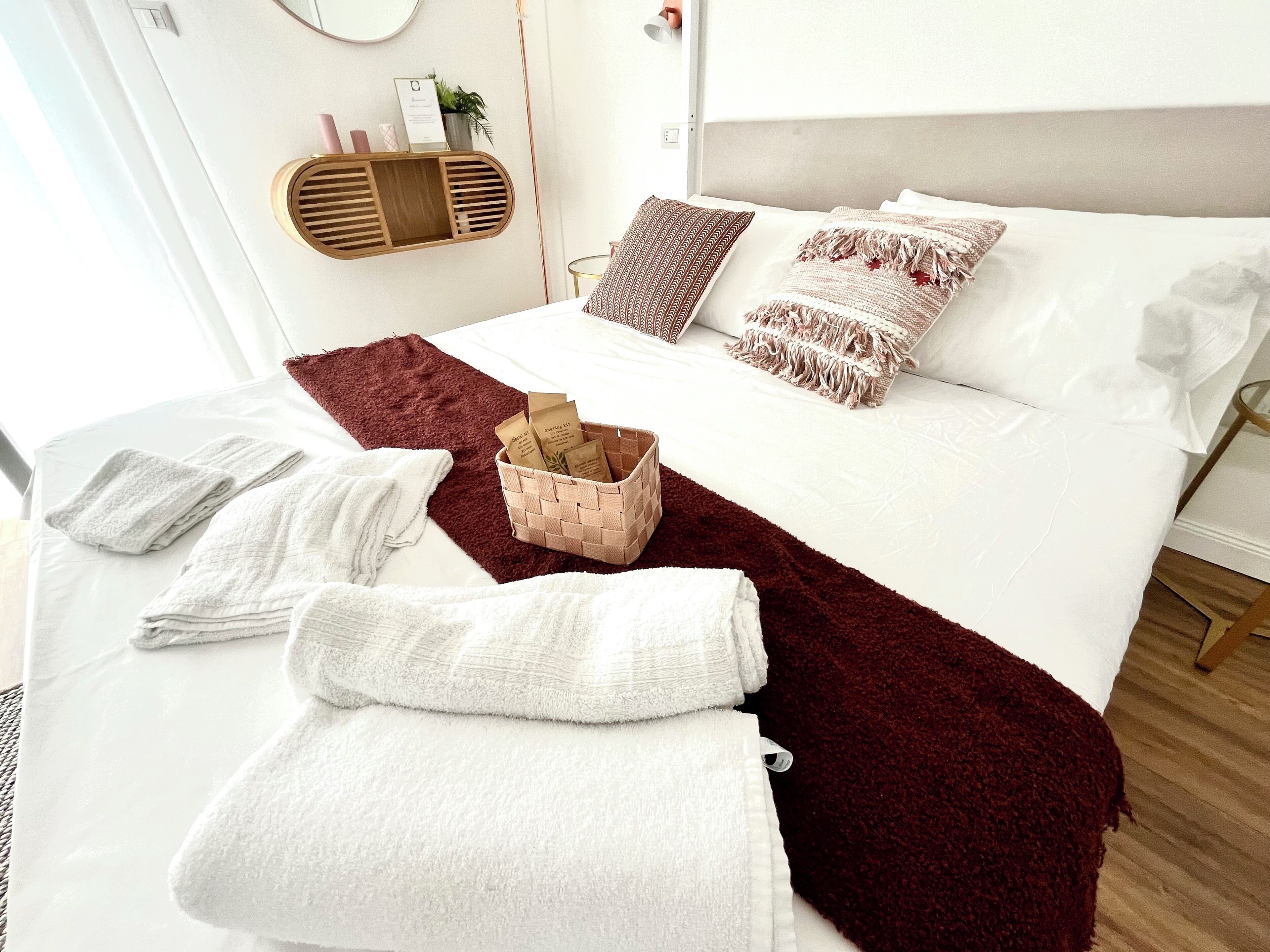 3 bedrooms, iron/ironing board, WiFi, bed sheets