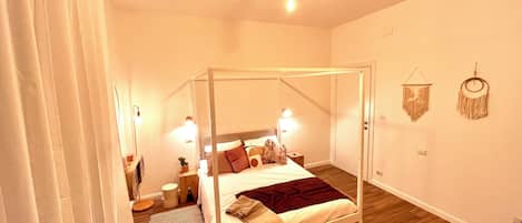 3 室のベッドルーム、アイロン / アイロン台、WiFi、ベッドシーツ