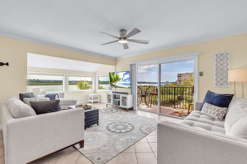 🌴Easy Walk to Beach🐬3 Story Villa🌞2 Balconies🐠Bayview Villas 101
