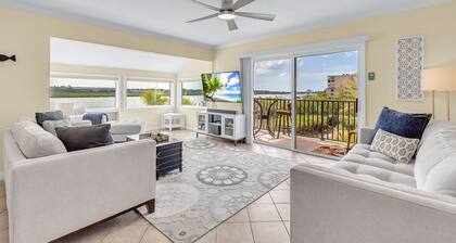 🌴Easy Walk to Beach🐬3 Story Villa🌞2 Balconies🐠Bayview Villas 101