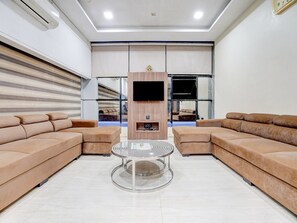 บ้านพัก | ฝ่ายต้อนรับ