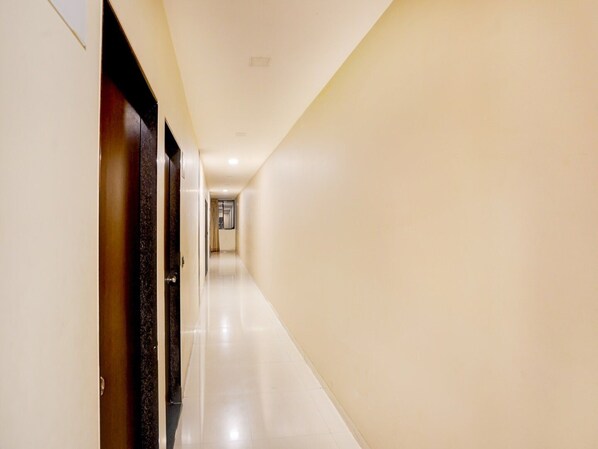 House | Interior - Collection O Vyara Railway Station (Vyara)