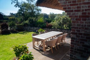 Outdoor dining - Vrbo Property (Sylt)