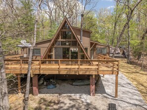 Outdoor dining - Woodland Retreat by Innsbrook Vacations! (Innsbrook)