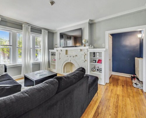 Adorable 1-bedroom building with AC in beautiful Chicago