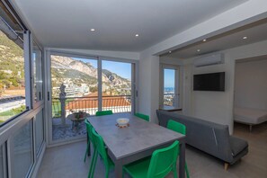 Dining - 98GB - Nice 2P with terrace, near beaches (Menton)