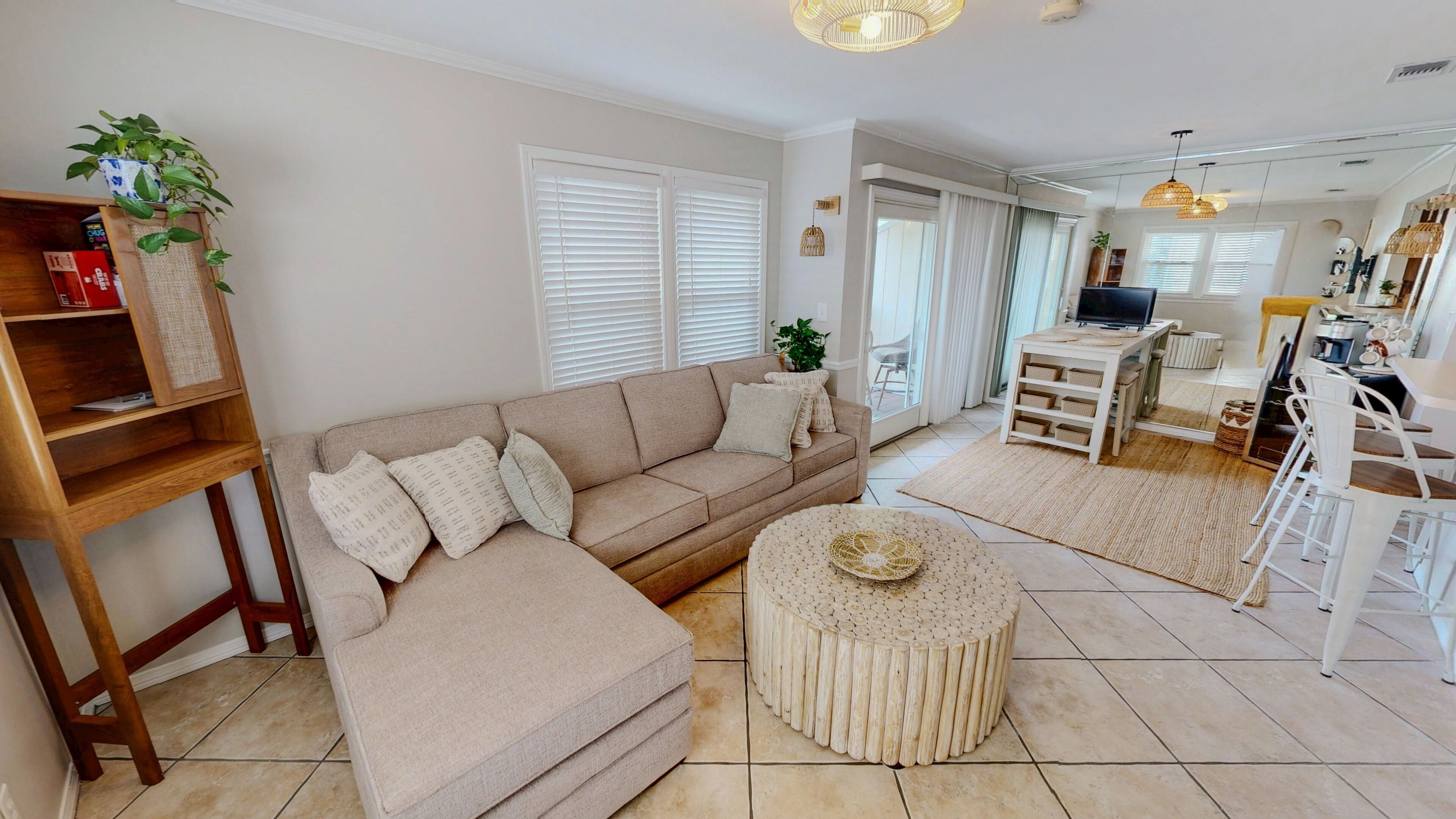 Condo, 1 Bedroom | Living area