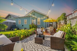 House, 2 Bedrooms | Outdoor dining - The Cardinal Retreat 2 Bedroom Home (Galveston)