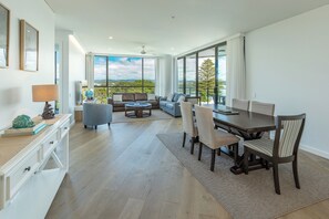 Smart TV - Solaris 509: 2  BR, 1  BA Apartment in Forster, Sleeps 4 (Forster)