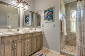 Shower, hair dryer, towels - Our Newest Vacation Home Sunset Cove, Waterfront, Boating, Heated Pool/Spa, . (Cape Coral)