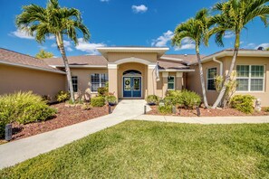 Exterior - Our Newest Vacation Home Sunset Cove, Waterfront, Boating, Heated Pool/Spa, . (Cape Coral)