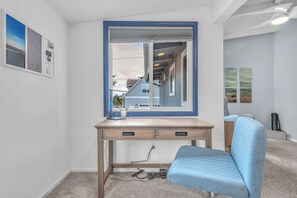 Interior - Beach Nest: Modern Coastal Getaway Near Ocean, Trails & Dining (Lincoln City)