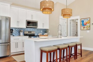 Fridge, microwave, oven, stovetop - ☀️ Short Walk to Beach - Amazing Views - Sand Pearl ☀️ (St. Joe Beach)