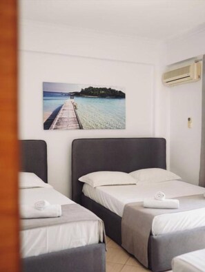 Triple Room | Free WiFi - Corner Hotel (Ksamil)