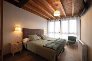 Room - Vrbo Property (Onis)