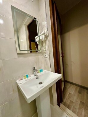 Bathroom - Old Tsereteli (Batumi)