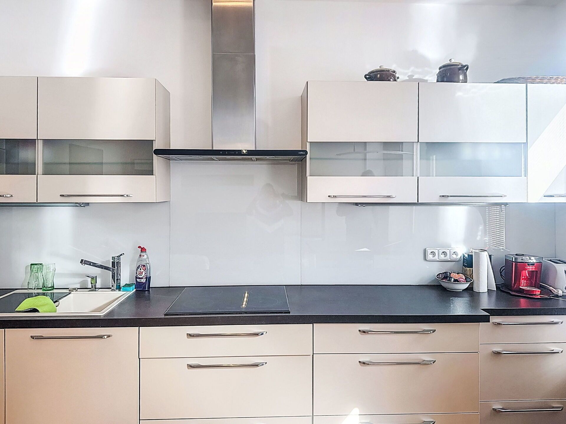Cabinetry, Küche, Küchengerät, Countertop, Möbel, Interior Design, Flooring, Major Appliance, Schublade, Zuhause