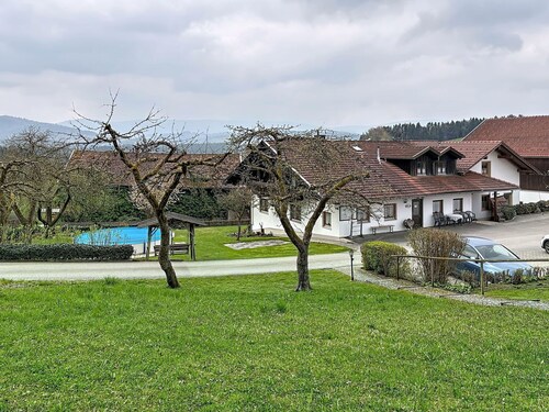 Angenehme Wohnung für 5 Gäste mit  W-LAN, Pool, TV und Balkon