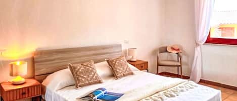2 bedrooms, travel cot, free WiFi