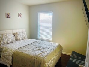 4 habitaciones, internet y ropa de cama