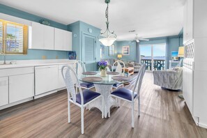 Dining - Bayfront Escape | Poolside Condo | Beach Access Across the Street (Fort Walton Beach)