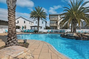 A heated pool - 🏖️Great Outdoor Space | 4 Bikes | Awesome Neighborhood Perks | Seabreezy🏖️ (Santa Rosa Beach)