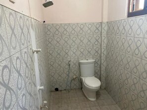 Deluxe-dobbeltværelse - udsigt til have | Badeværelse