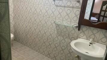 Habitación Deluxe doble, vistas al jardín | Baño