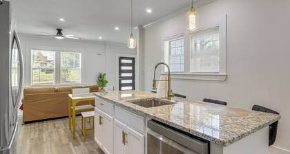 4 Mi to Mercedes-benz Stadium: ATL Home w/ Yard!