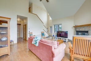 Interior - Walk to Trails! Pagosa Home w/ Patio + Views (Pagosa Springs)