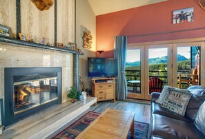 Apartment (3 Bedrooms) | Interior - All-season Base w/ Epic Views in Silverthorne! (Silverthorne)