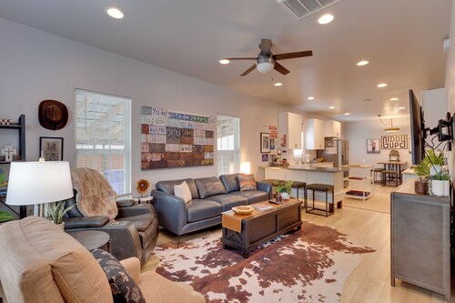 Walk to Norman Hot Spots: Family-friendly Home!