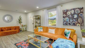 House (5 Bedrooms) | Interior