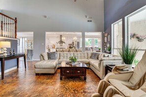 House (4 Bedrooms) | Interior - Private Outdoor Oasis! Luxe Bedford Getaway w/ Gym (Bedford)
