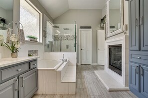 House (4 Bedrooms) | Interior - Private Outdoor Oasis! Luxe Bedford Getaway w/ Gym (Bedford)
