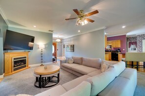 Interior - 4 Mi to Dale Hollow Lake! Countryside Retreat (Byrdstown)