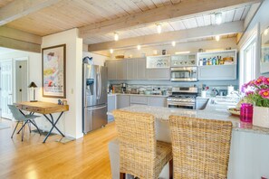 Interior - Walk to John's Pond! Family-friendly Mashpee Home (Mashpee)