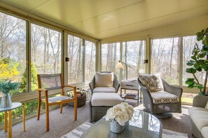 Interior - Walk to John's Pond! Family-friendly Mashpee Home (Mashpee)
