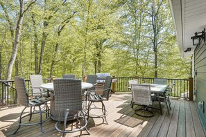 House (5 Bedrooms) | Interior - 2 Mi to Dale Hollow Lake! 'shadowood' Group Escape (Byrdstown)