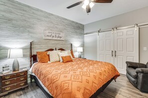House (5 Bedrooms) | Interior - 2 Mi to Dale Hollow Lake! 'shadowood' Group Escape (Byrdstown)