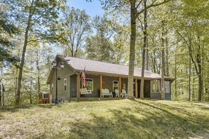 House (5 Bedrooms) | Interior - 2 Mi to Dale Hollow Lake! 'shadowood' Group Escape (Byrdstown)