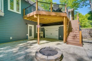 House (5 Bedrooms) | Interior - 2 Mi to Dale Hollow Lake! 'shadowood' Group Escape (Byrdstown)