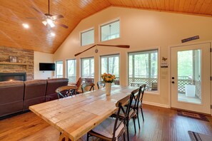 House (3 Bedrooms) | Interior - 3 Mi to Marina on Dale Hollow Lake! Cabin Getaway (Byrdstown)