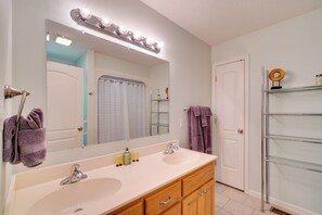 Interior - Bring Your Boat! 'all Decked Out' Byrdstown Home (Byrdstown)