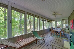 Interior - Bring Your Boat! 'all Decked Out' Byrdstown Home (Byrdstown)